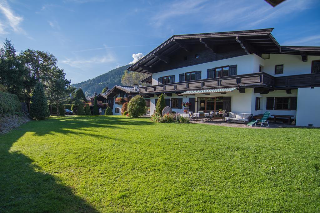 Pension Landhaus Gasteiger Kitzbuhel Exterior photo
